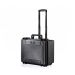 Ein geschlossener EXTREME-465H220 Trolley Schutzkoffer in Schwarz mit ausgezogenem Trolley-Griff