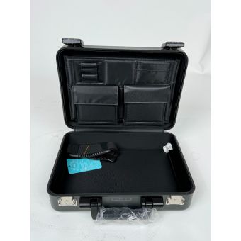 100% Aluminium Case CW-024 – Bigger dent