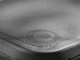 Built-in metal plate for secure magnetic connection