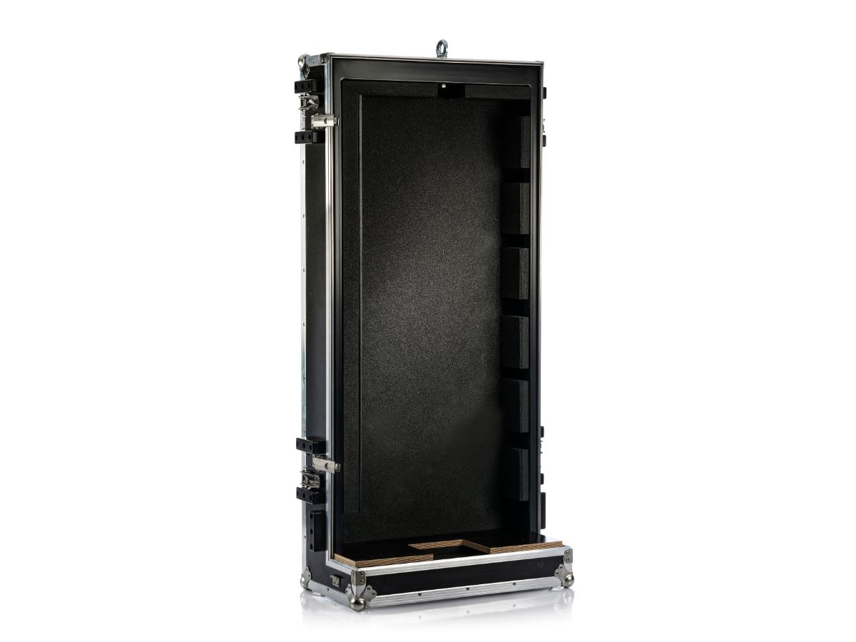 Heavy-duty industrial case with crane hook for offshore